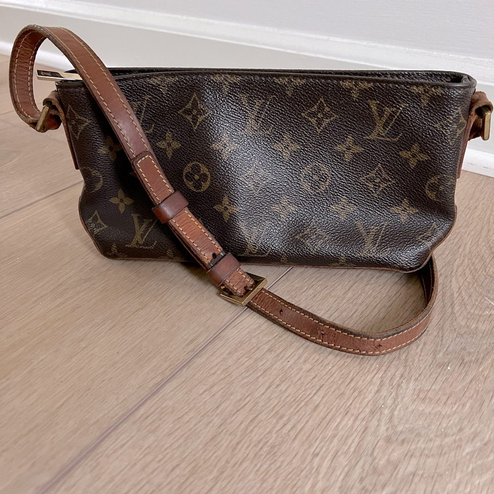 Louis Vuitton Trotteur Crossbody